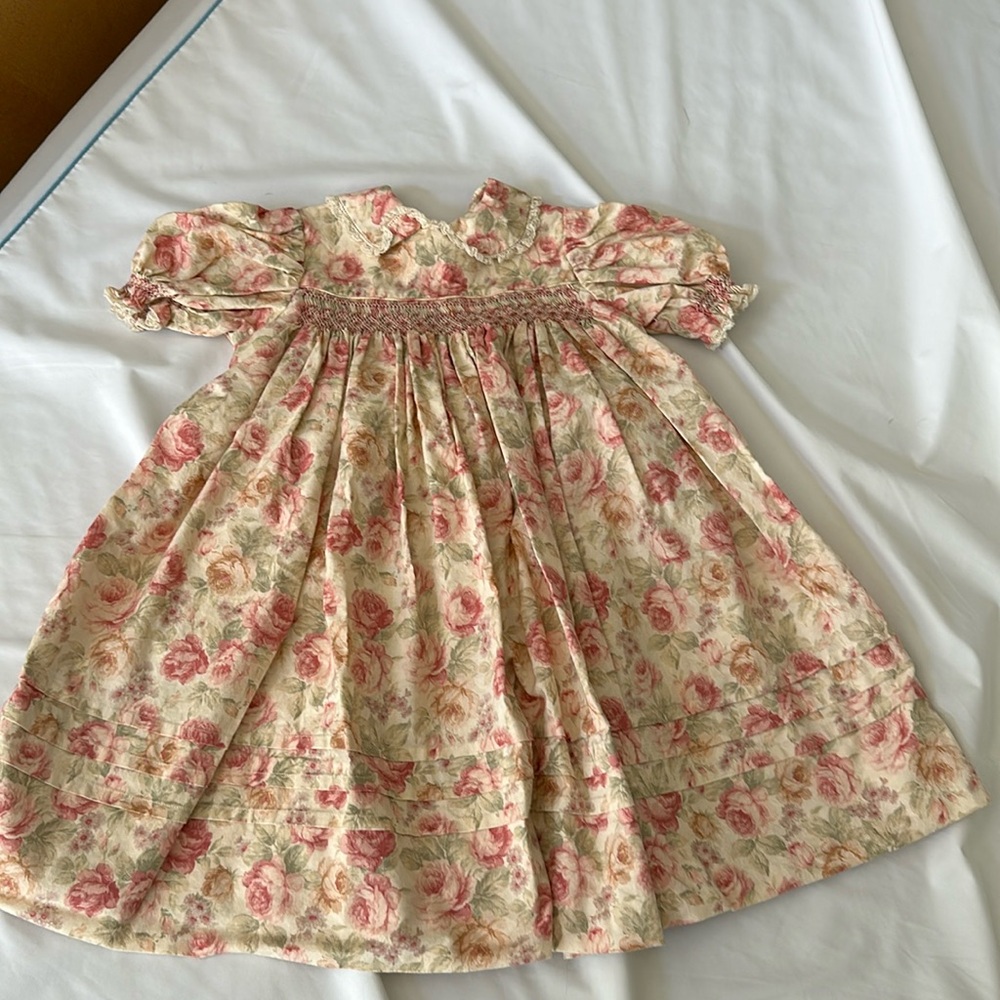 Boutique 2T dress with gorgeous smocking